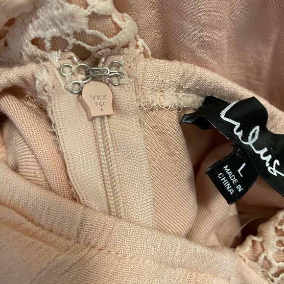 Lulu’s Star Spangled Pink Backless Lace Romper Size Large. - Picture 9 of 12